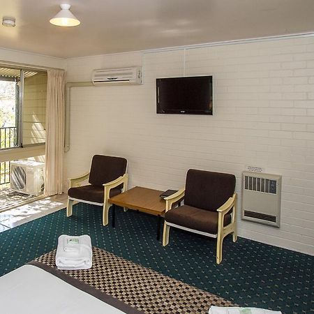 Blayney Leumeah Motel Экстерьер фото