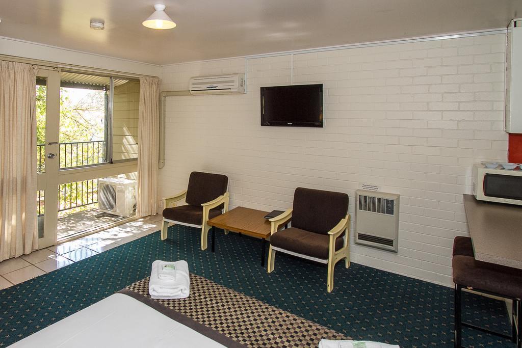 Blayney Leumeah Motel Экстерьер фото