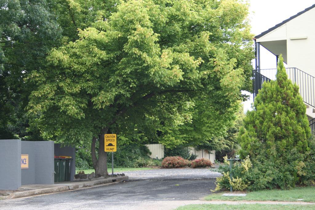 Blayney Leumeah Motel Экстерьер фото