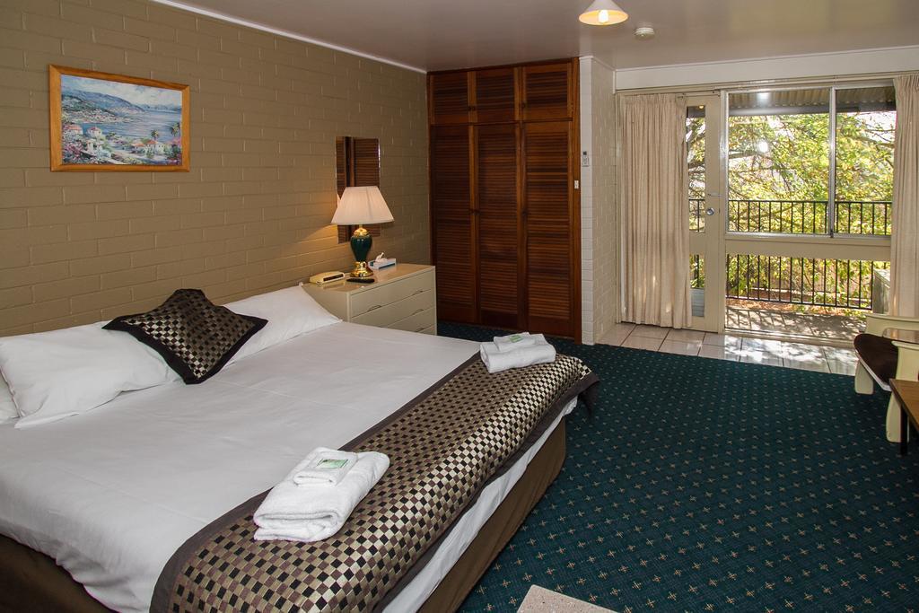 Blayney Leumeah Motel Экстерьер фото