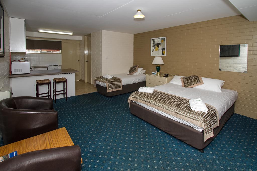 Blayney Leumeah Motel Экстерьер фото